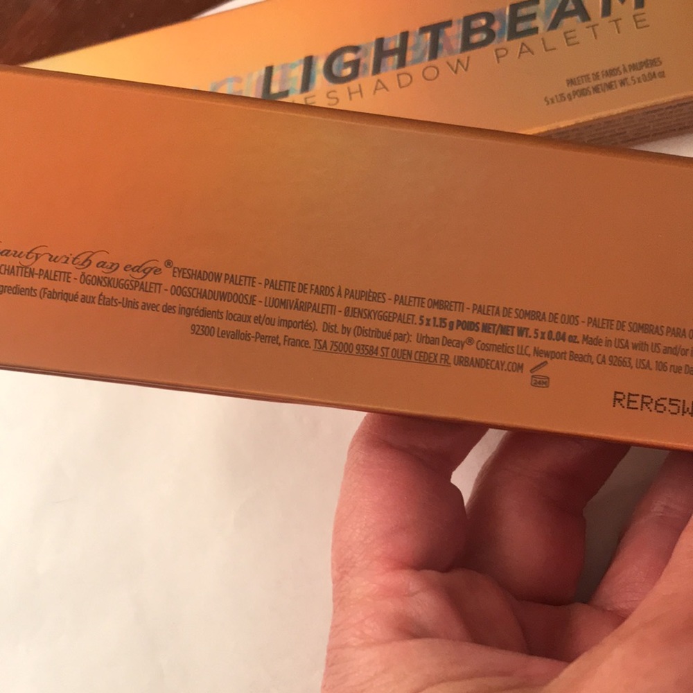 Urban Decay lightbeam eyeshadow palette - Picture 6 of 9